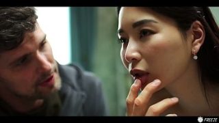 Gadis Kpop Asia Imut Ngilerin Air Mani – Cewek Jepang Dibanting Muka Beku