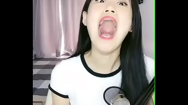 Cewek Cina Nganga, Keliatan Lubang Dalemnya Bikin Penasaran.