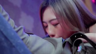 Cewek China Seksi Lin Siyu Lagi Ngewe Sambil Ngenjutin Kontol Keras Banget.