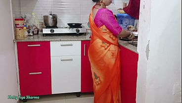 Desi Bhabhi Digebuki Ganas Di Dapur, Kontol Besar Sampai Tembus Belakang