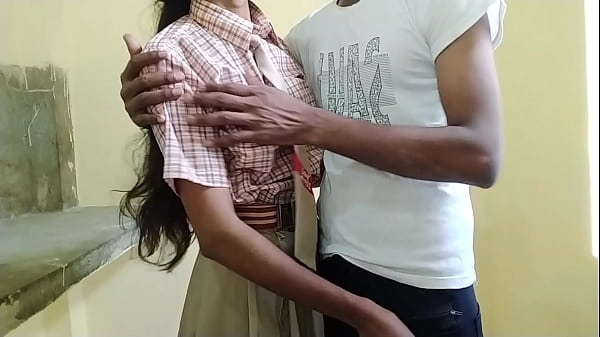 Cewek Sekolah Desa India Digenjot Habis-habisan Sama Pacar Di Balik Kelas