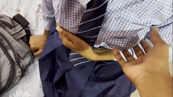 Gadis Sekolah Perawan Desi Digencet Habis-habisan Di Rumahnya Dengan Ragam Aksi (audio Hindi)
