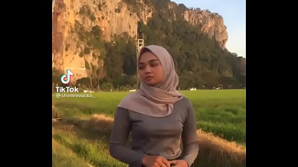 Jilbab Bergoyang Menggoda Hingga Memuncak Nafsu