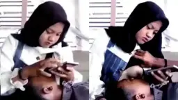 Jilbab Abg Nyusuin Pacar Di Warung Kopi, Bikin Suasana Makin Panas.