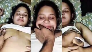 Pacar Meremas Buah Dada Gede Pacarnya Yang Lagi Tidur