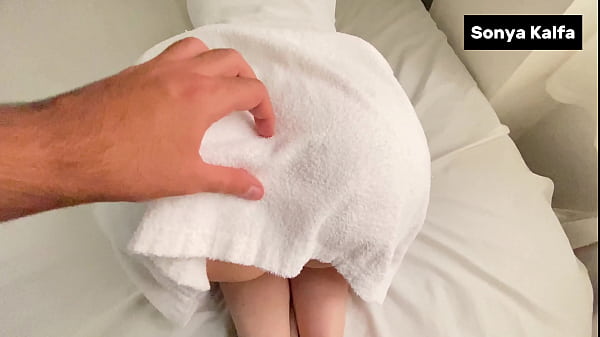 Ibu Tiri Seksi Digebuk Habis Abis Abis Renang