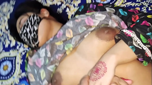 Ibu Tiriku Ngajarin Aku Soal Seks, Dirty Talk Hindi, Erangan Liar, Dan Ngewe Brutal.