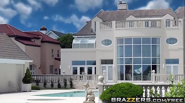 Brazzers – Pantat Gede Suka Yang Besar – Dua Masuk Semak…dan Ngentot Di Pantat Sama Angelina Valentin