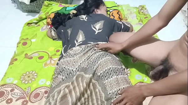 Ngentot Bu Ratna, Istri Seksi Yang Lagi Butuh Pelukan Dan Nafsu.
