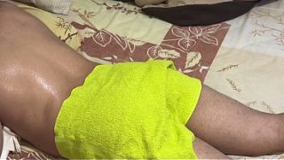 Ibu Mertua Berbokong Besar Bantu Mantu, Pijat Berubah Jadi Main-main.
