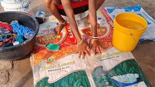 Desi Istri Kampung Ngentot Memek Sampai Crot, Baju Doang Yang Lepas, Istri Orang Digebukin Keras