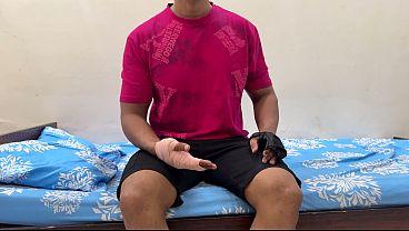 Ibu Tiri Bantu Anak Tiri Yang Cedera Mandi, Malah Godain Dia. Akhirnya Berujung Ngen*ot, Baru Digenjot Keras.