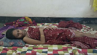 Desi Bhabhi Digebas Sama Tetangga Sampai Crotttt