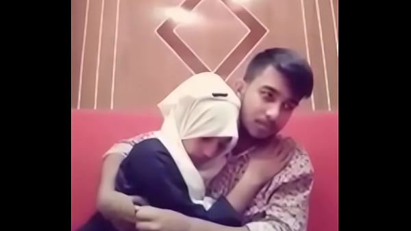 Desi Cewek Dan Cowok Lagi Ciuman Panas Di Hotel, Bibir Nempel Basah, Gak Sabar Lanjut Ke Ranjang.