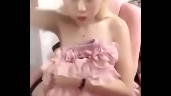 Cewek China Bikin Makin Pengen, Goyangin Tubuh Panasnya