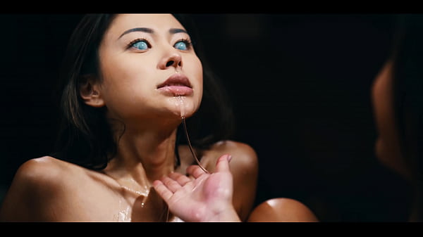 Upacara Seksi Berubah Jadi Ngewe Lesbi Panas Saat Cewek Asia Kehilangan Akal