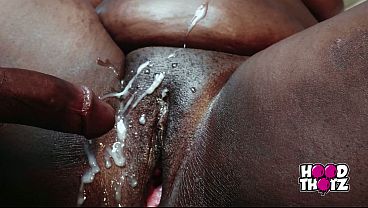 Dua Kontol Besar Ngegoblok Pantat Gendut Dan Montok Ibu Tiri Afrika