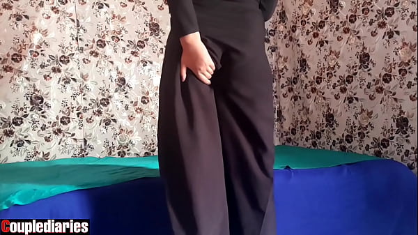 Hijab Istri Arab Horny, Dia Panggil Selingkuhannya Buat Main Basah-basah
