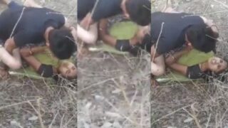 Cewek Nikmatin Ngeseks Di Luar Sambil Temen-temennya Nontonin.