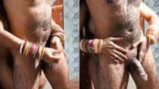 Istri Horny Bantu Suami Crot Di Ranjang Mesum