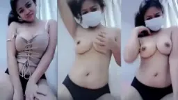 Miss Fifi Telanjang, Remas-remas Toket Sambil Live Barbar.