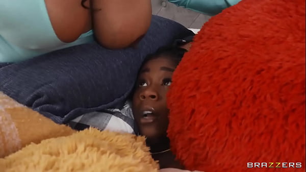 Ngentot Bantal, Pelacur Kecil Suka Threesome / Brazzers / Download Full Dari Https://zzfull.com/haz