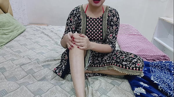 Malam Itu, Kakak Tiriku Sendirian Di Kamar, Aku Pun Masuk Dan Mulai Memijat Tubuhku Sambil Menyentuh Bagian Intimku, Tapi Dia Tetap Diam Saja.