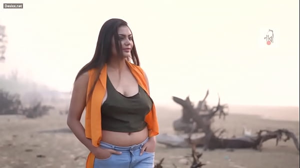 Desi Cewek Seksi Pose Panas Bikin Ngiler