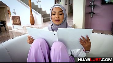 Hijab Tersipu-sipu, Akhirnya Belajar Ngewe Biar Gak Kaku – Hijablust
