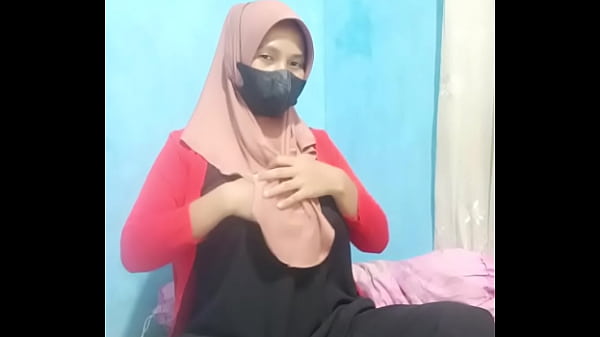 Gadis Hijab Colmek Pakai Dildo Sampe Crot Keluar.