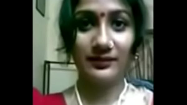 Desi Istri Bengali Bodi Gede, Susu Montok Siap Digoyang