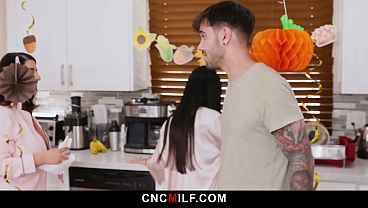 Ibu Tiri Marica Yang Seksi, Akhirnya Tahu Kalau Di Keluarga Ini Semua Bebas Dipakai Kapan Aja