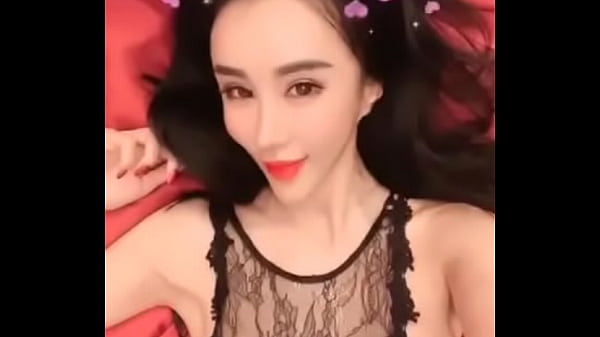 孟晓艺自己动手摸到爽