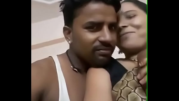 Desi Aunty Ngepresin Montok Gede Ampe Muncrat