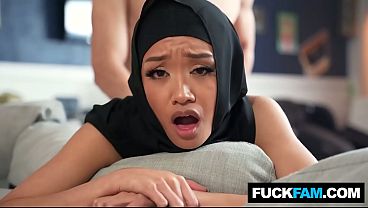 Hijabi Dikenalin Budaya Amerika, Jade Kimiko & Parker Ambrose Mulusin Tubuh Saling Ngorek