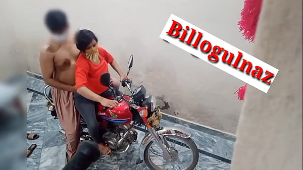 Ngentot Panas Sama Teman Di Atas Motor, Suara Hindi Bikin Makin Liar