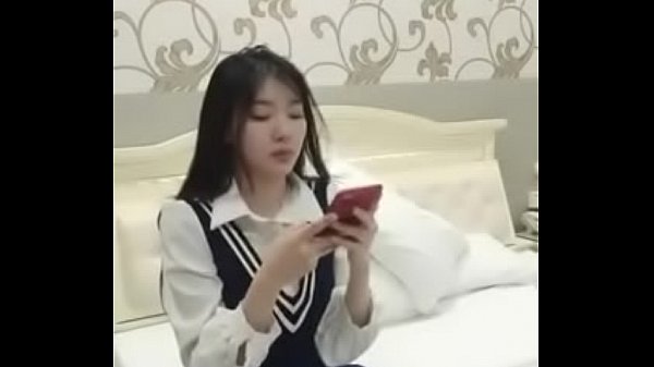 Cewek China Colong Colong Mandi Di Kamar, Langsung Ngintip Dari Layar!