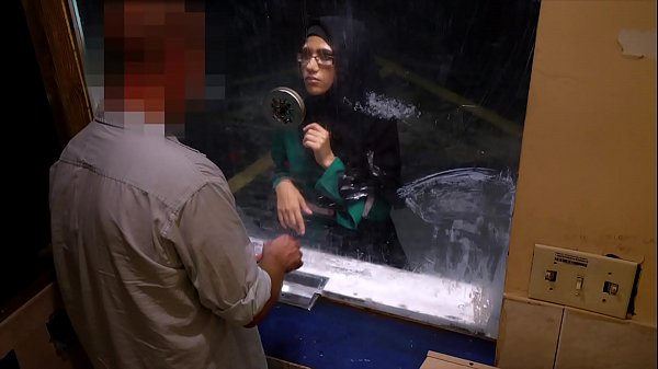 Arab Terbongkar – Cewek Arab Nekat Ngewe Demi Duit Di Motel Kumuh