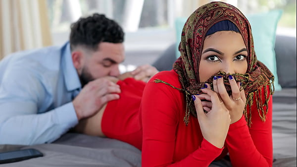Goblok, Stepbro Mau Ngajarin Stepsis Berjilbabnya Trik-trik Nakal Sebelum Nikah – Ngentot Hijab