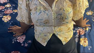 Nagma Bhabhi Digebrek Pas Musim Hujan, Suara Hindi, Video Bokep Xxx Baru Yang Bikin Makin Erotis.