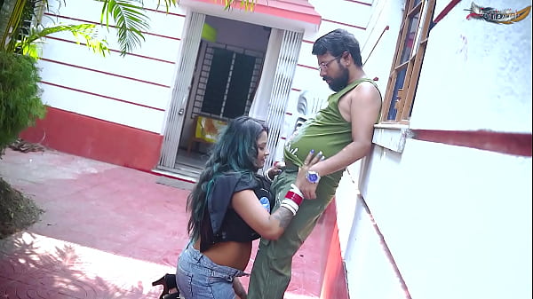 Desi Bengali Pasutri Ngewe Keras Di Luar, Suara Hindi Panas, Full Film!