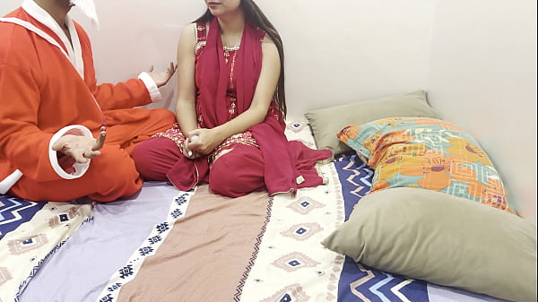 Tahun Baru 2026, Video Bokep Paling Hot Dengan Dirty Talk Hindi, Roleplay Saarabhabhi Sange, Nafsu Menggila Bareng Santa.