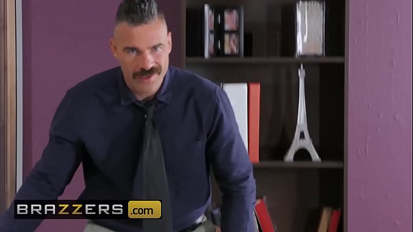 Bokep Di Kantor – Monique Alexander & Charles Dera – Bos Dikendalikan Remote – Mulus Montok Sange