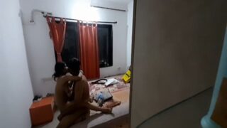 Cewek India Ngewe Panas Di Ujung Ranjang, Posisi Bikin Makin Greget.