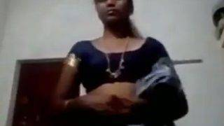Saree Stripping Tamil Maami