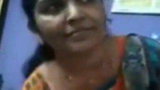 Tamil Aunty Telanjangin Celana Dalam Pas Video Call, Bikin Makin Panas.
