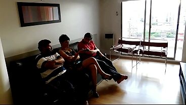 Gak Ada Acara Di Tv, Jadi Gue Ngebanci Tukang Pipa Dan Temen Suami Gue, Mak Nyosss Banget Kita Ngebanci