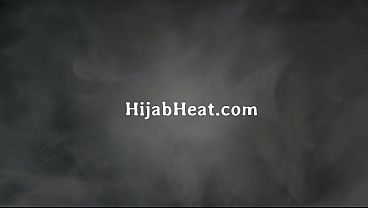 Gadis Arab Muslim Sok Suci Dikocok Bergiliran Di Kantor