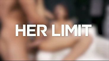 Cewek Asia Langsing Pake Lingerie Pink… Diminyaki, Dicocol Sampai Muncrat Keras