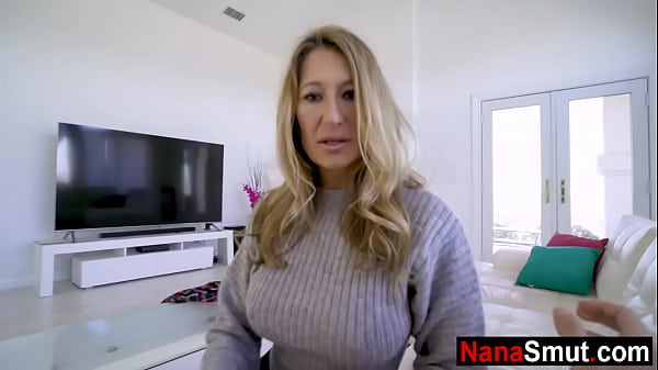 Nenek Tiri Yang Lagi Horny Minta Step Cucunya Buat Main Ranjang